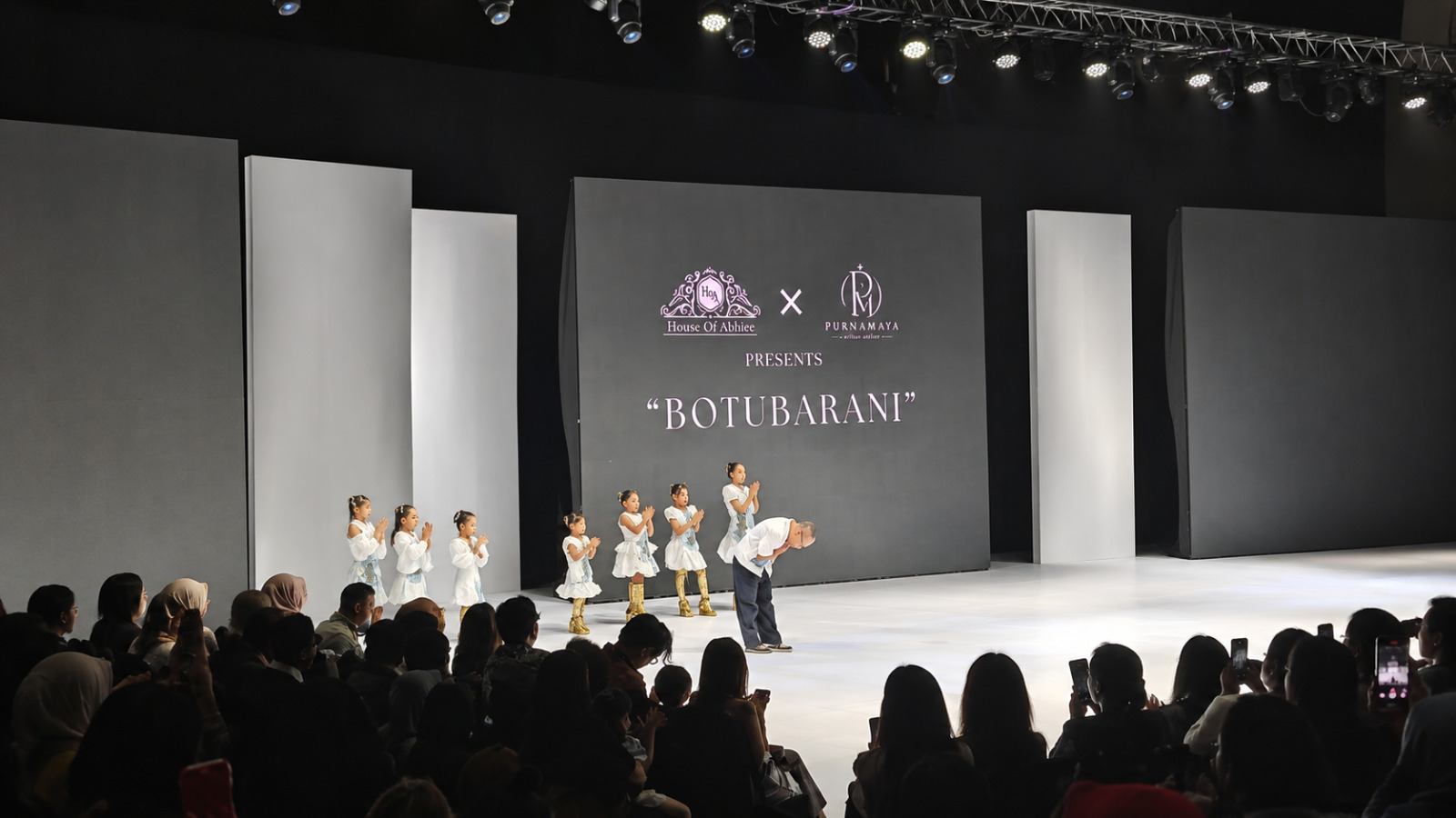 Indonesia Fashion Week Dorong Karawo Gorontalo sebagai Ikon Ekonomi Kreatif Nasional